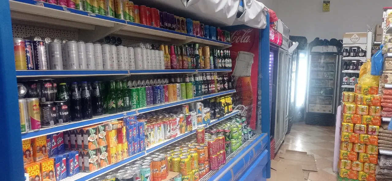 السلام عليكم ابحث على عمل تموينات ولا حارس عماره ولا مستودع ولا استراحه والله انا عاطل لي 3شهر